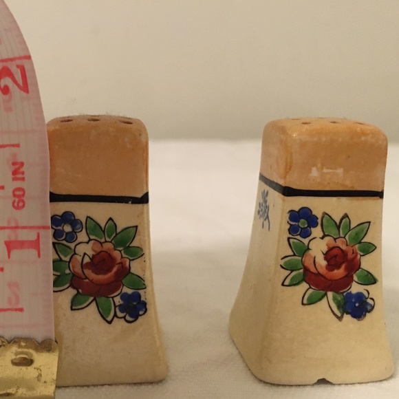 China Small Salt & Pepper Shakers, Made in Japan 🇯🇵! - Picture 5 of 7